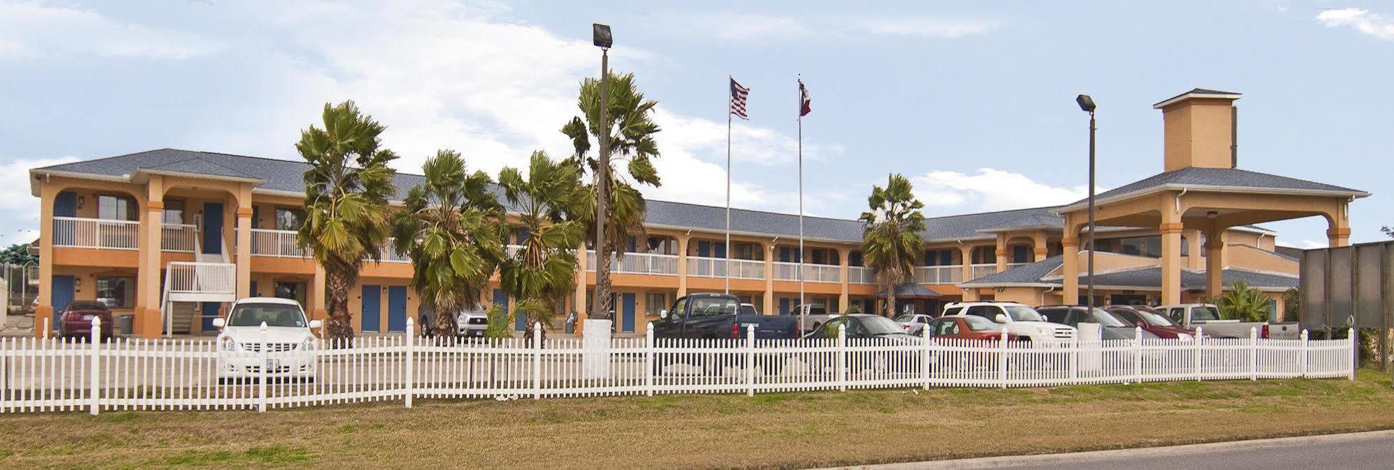 Executive Inn Groves Esterno foto