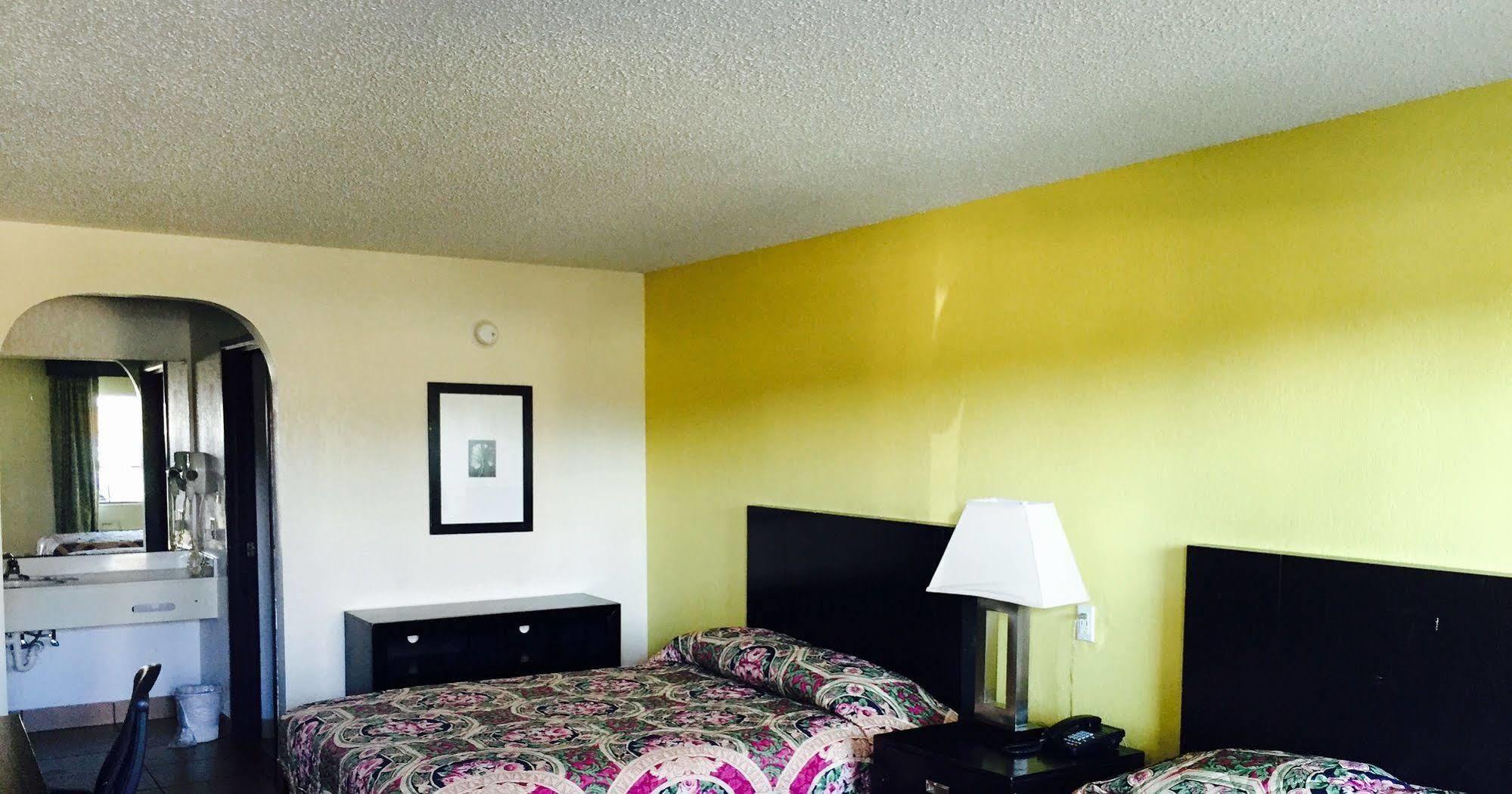 Executive Inn Groves Esterno foto