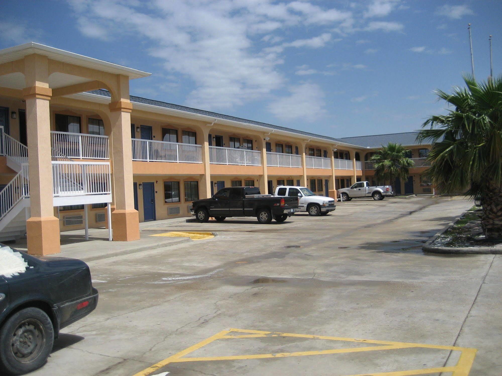 Executive Inn Groves Esterno foto